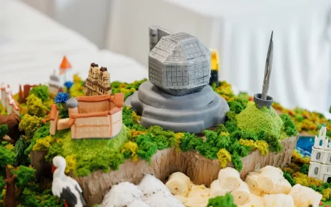 В Минске создали торт-шедевр в виде карты Беларуси с достопримечательностями