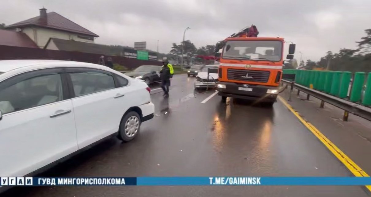 Утром на МКАД столкнулись три машины