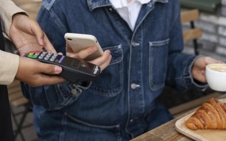 В Беларуси хотят отказаться от наличности в 90% расчетах: банкиры рассказали, как это сделать