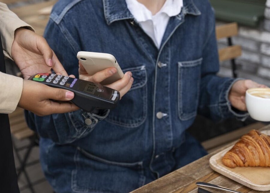 В Беларуси хотят отказаться от наличности в 90% расчетах: банкиры рассказали, как это сделать