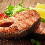 Стейк из лосося: как вкусно и быстро приготовить