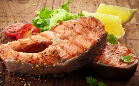 Стейк из лосося: как вкусно и быстро приготовить