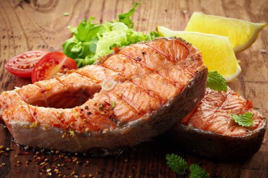 Стейк из лосося: как вкусно и быстро приготовить