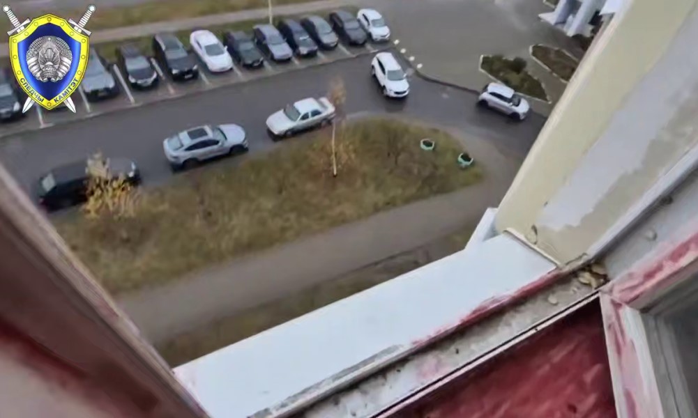 В Минске школьник выпал из окна шестого этажа и погиб