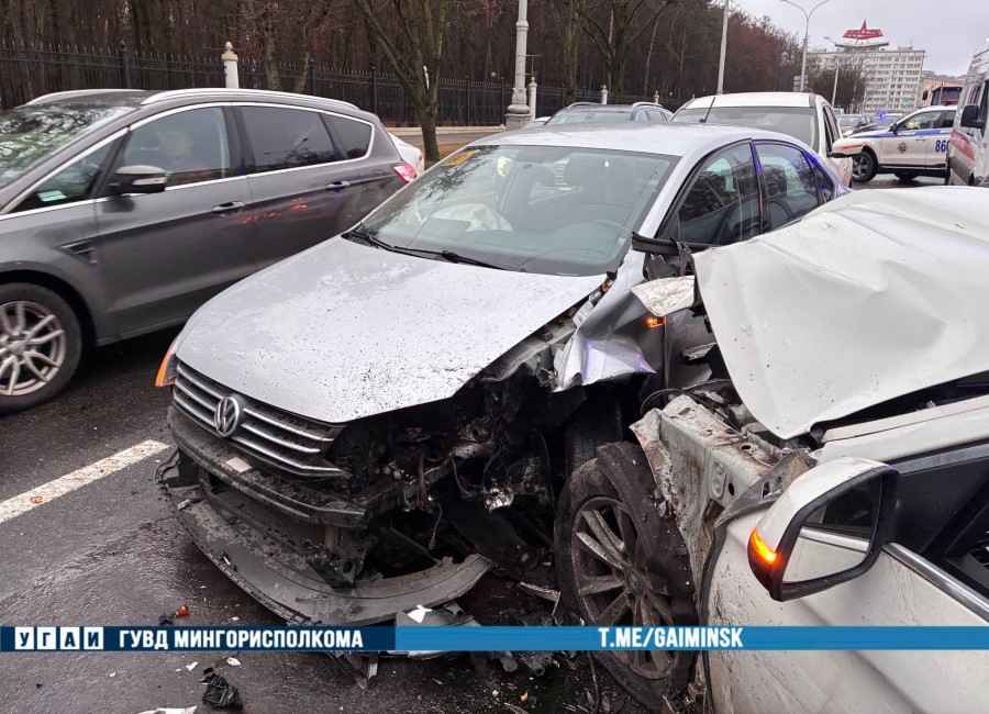 На пр. Независимости ДТП с девятью автомобилями (ВИДЕО)