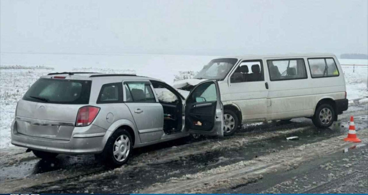 В лобовой аварии на Брестчине погибла женщина-пассажир