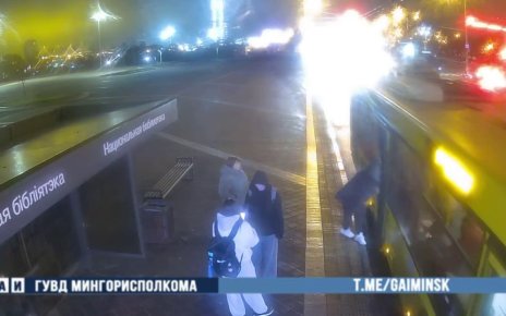 В Минске пенсионерку зажало дверями автобуса и протащило несколько метров по асфальту