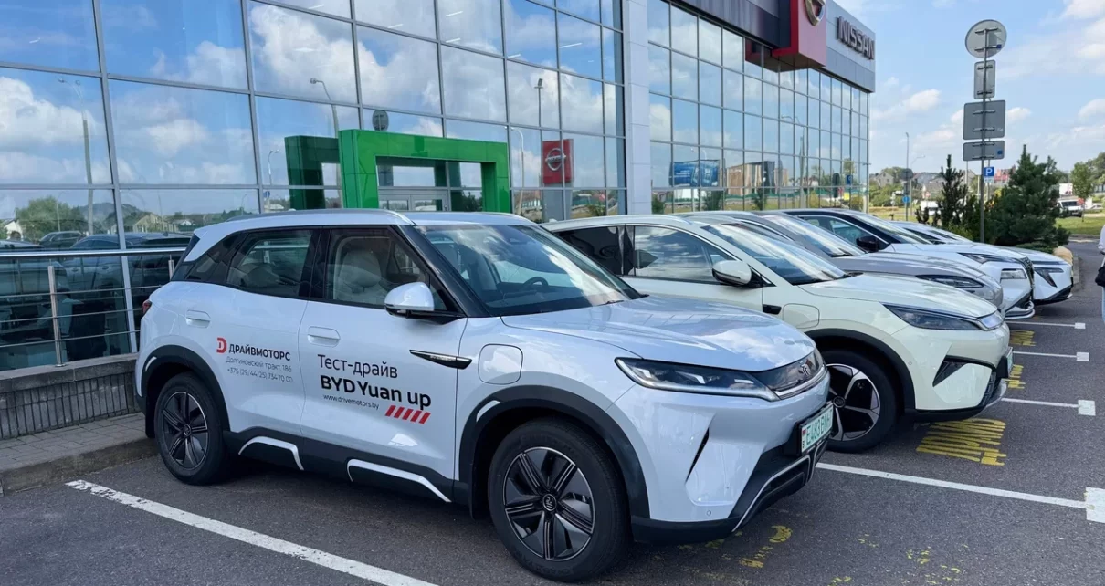 В Беларуси по суперценам распродают «китайские порше» и другие кроссоверы