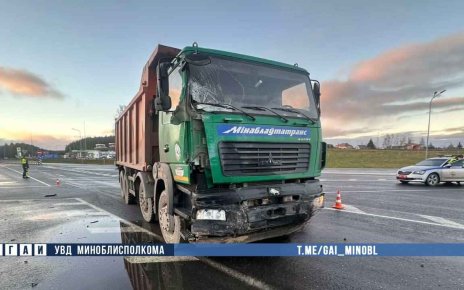 В Минском районе МАЗ столкнулся с микроавтобусом: пострадали четыре человека