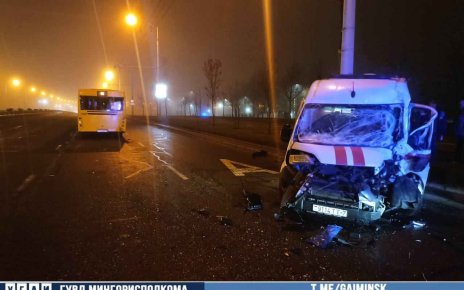 В Минске скорая врезалась в автобус