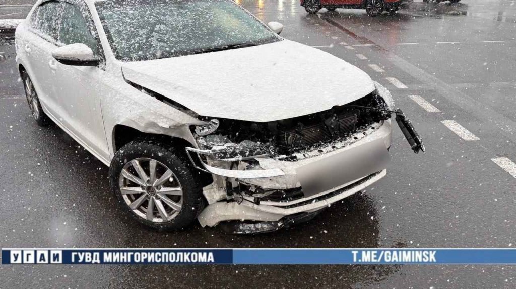 На Одинцова водитель не уступил дорогу и совершил ДТП