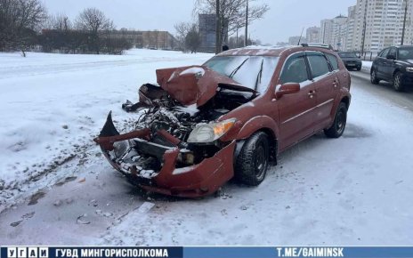 На Матусевича «Pontiac» врезался в остановившуюся «Газель» (ВИДЕО)