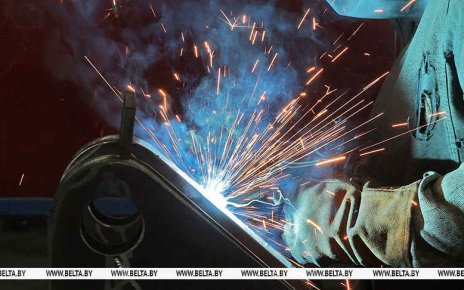 Лукашенко обратил внимание правительства на спад в промышленности