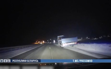 На трассе М-4 "Минск-Могилев" пьяный бесправник угнал фуру