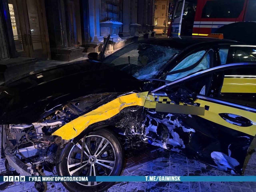 Проезд на красный стал причиной аварии на пр. Независимости