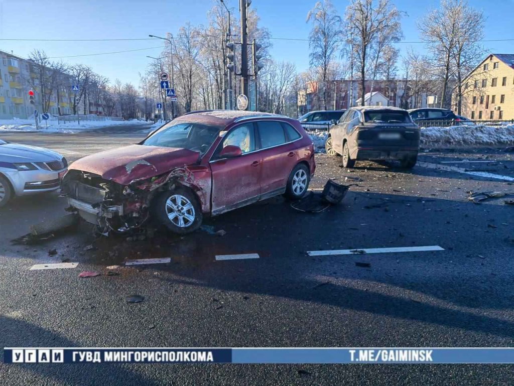 На Притыцкого водитель проехала на красный и устроила ДТП