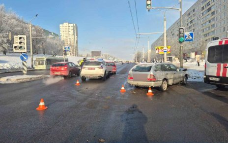 На Рокоссовского авария со встречным автомобилем