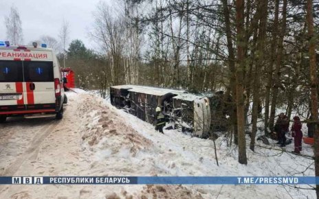 На Минщине опрокинулся автобус с 47 пассажирами