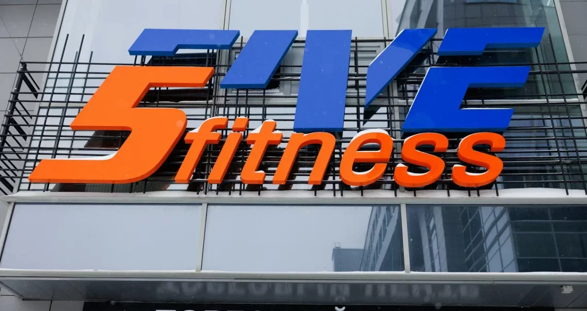 Фитнес-центр мирового класса в Минске позвал на вечеринку и предложил абонементы по суперценам