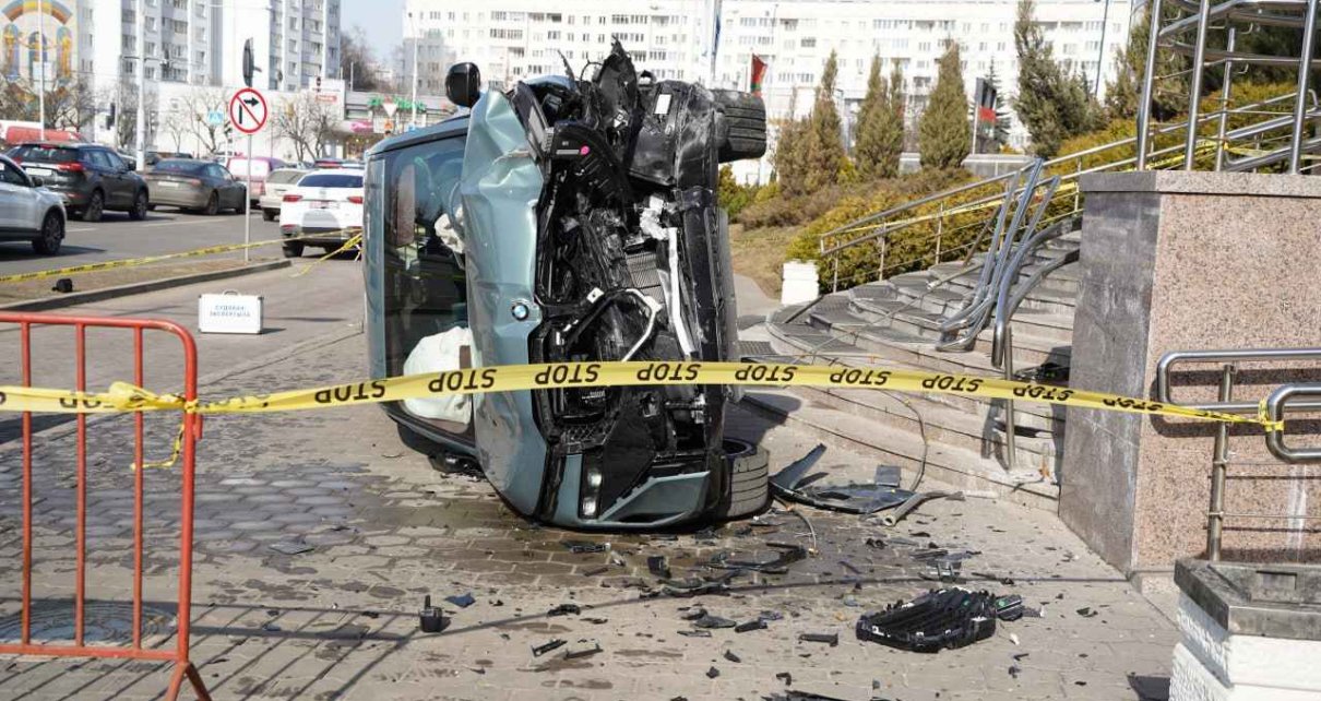 БМВ перевернулся и сбил ребенка возле ТЦ «Dana Mall»