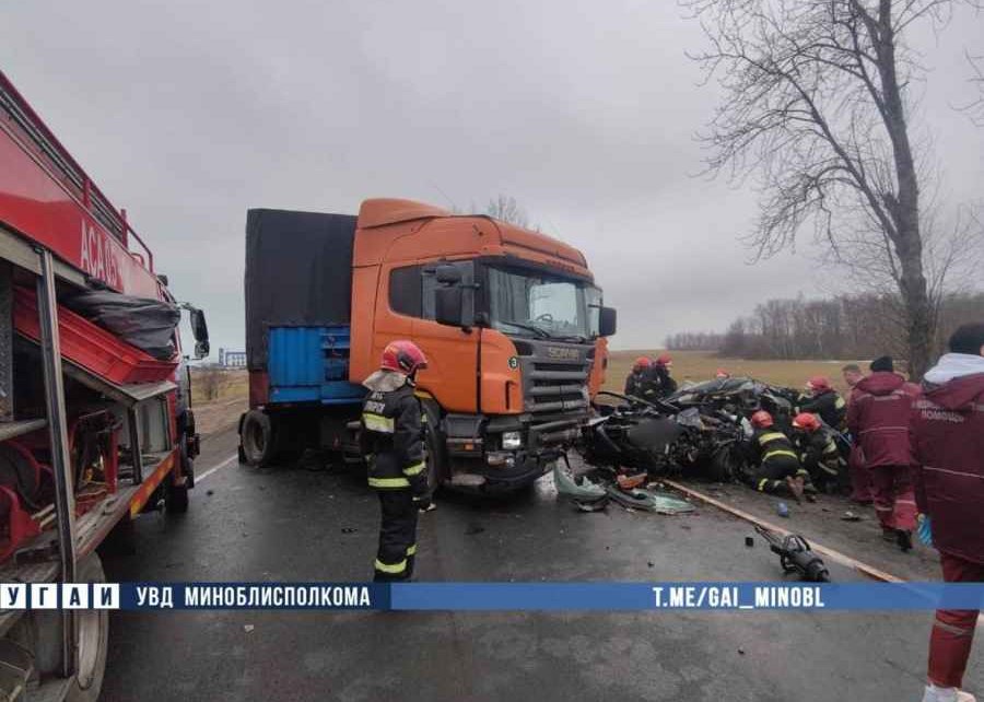 В Минском районе в лобовой аварии погиб водитель