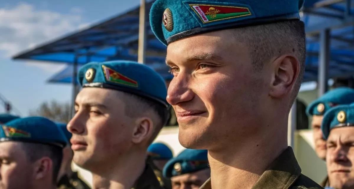 Началось увольнение срочников в запас в Вооруженных силах Беларуси