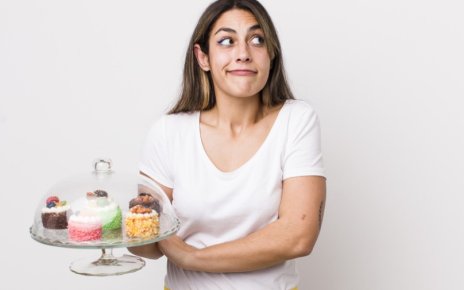 Как уменьшить сахар в рационе, чтобы замедлить старение кожи и похудеть