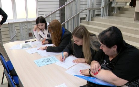 Без очередей: в Беларуси с июня абитуриенты смогут подавать документы в вузы онлайн