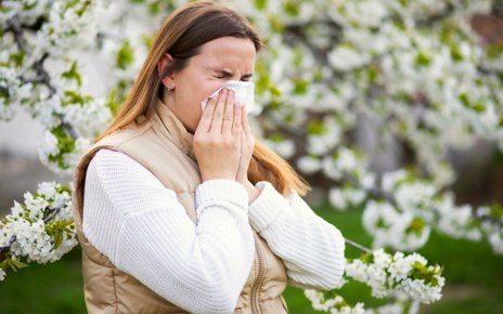 Как распознать сезонную аллергию и справиться с ней: советы эксперта