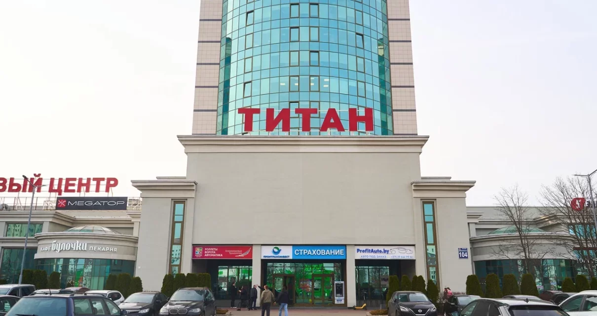 В Минске 1 апреля открылась новая торговая галерея с фудкортом