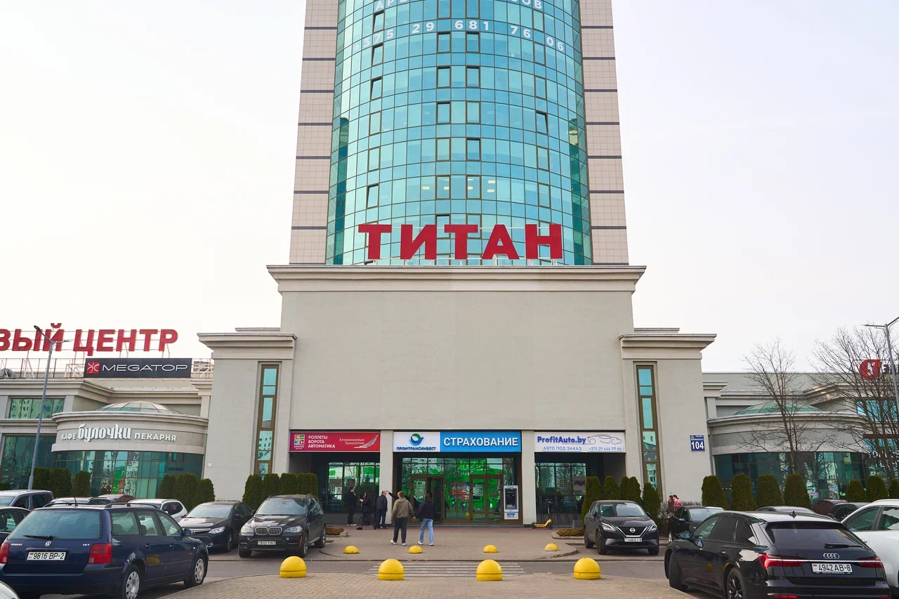 В Минске 1 апреля открылась новая торговая галерея с фудкортом