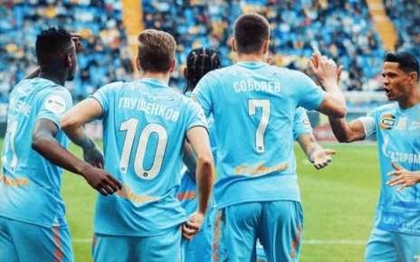 Футбольный клуб "Зенит" вновь на вершине: питерцы в 11-й раз стали чемпионами России