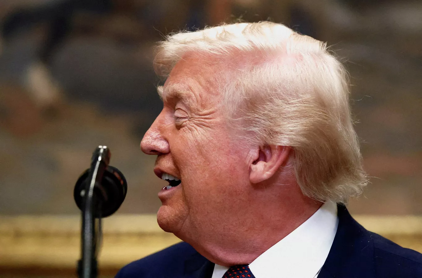 Трамп требует от Ирана передать США обогащённый уран Трамп требует от Ирана передать США обогащённый уран