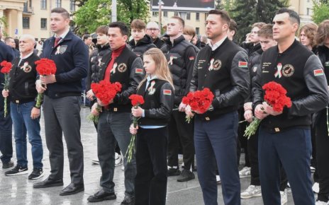 Хоккейное сообщество Беларуси почтило память павших героев на Площади Победы