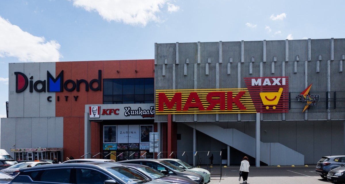 В Малиновке открыли гипердискаунтер «Маяк Maxi». Пришли тысячи человек