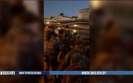 столичный ОМОН спас девушку, упавшую в реку на Зыбицкой