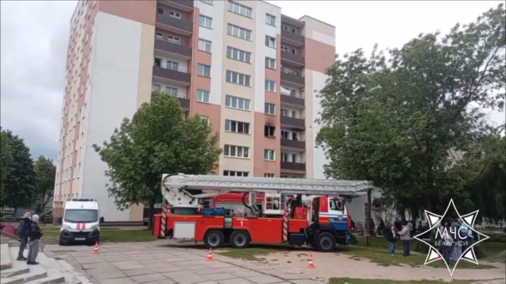 В Молодечно спасатели оперативно потушили пожар в общежитии