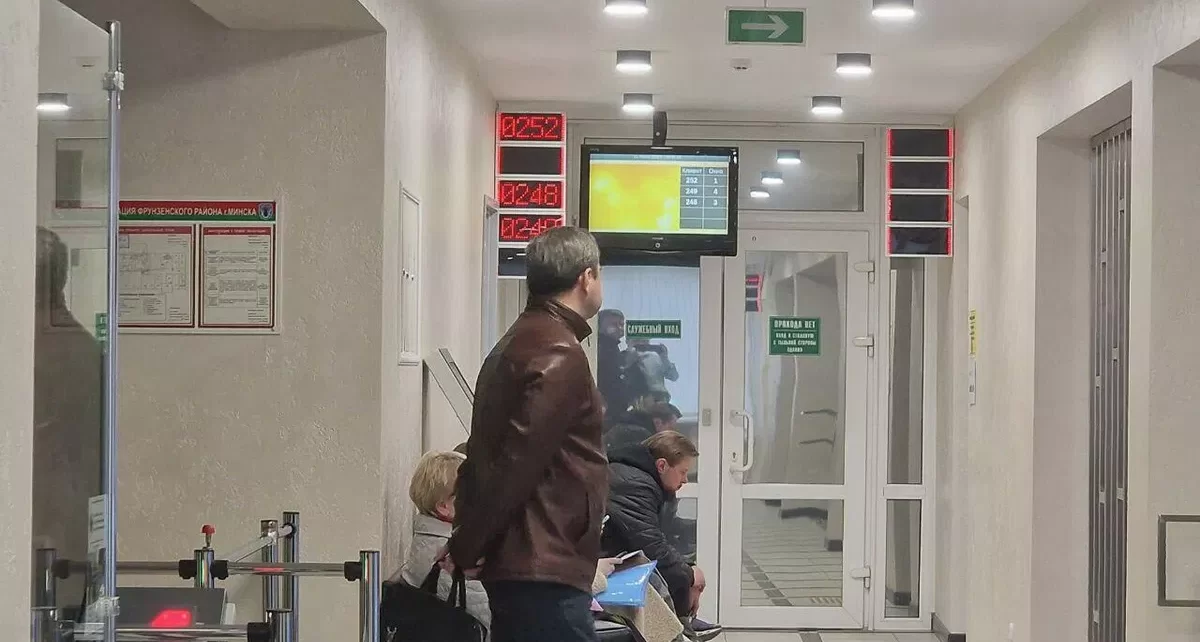 Службы 'одно окно' переведут в торговые центры