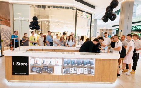 В ТРЦ Palazzo с очередями открылся первый островок i‑Store