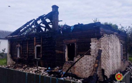 Трагедия в Наровле: пожар унес жизни троих, еще трое госпитализированы