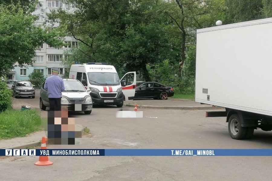 В Солигорске смертельный наезд на мужчину во дворе В Солигорске смертельный наезд на мужчину во дворе