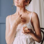 Как работают феромоны и почему запахи обладают властью над чувствами
