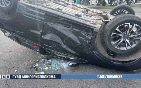 На Суражской в ДТП перевернулся «Geely»