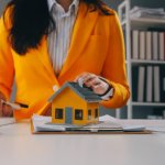 Трем риэлтерским компаниям приостановили лицензии за нарушения законодательства Трем риэлтерским компаниям приостановили лицензии за нарушения законодательства