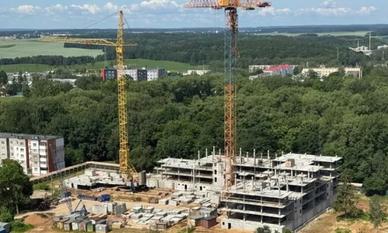 Возле метро «Каменная Горка» открыли продажу новых однушек, но с обязательным паркингом