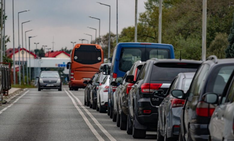 Электронная очередь на границе стала выбором большинства: 65% водителей записываются заранее