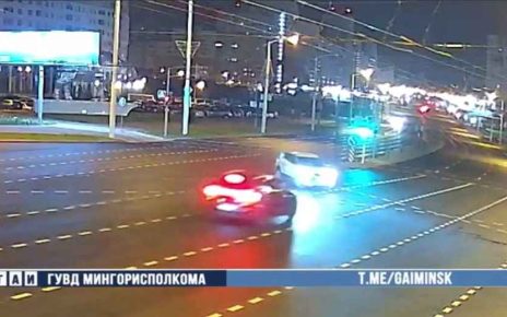 Ночью каршеринг столкнулся с автомобилем на перекрёстке Дзержинского