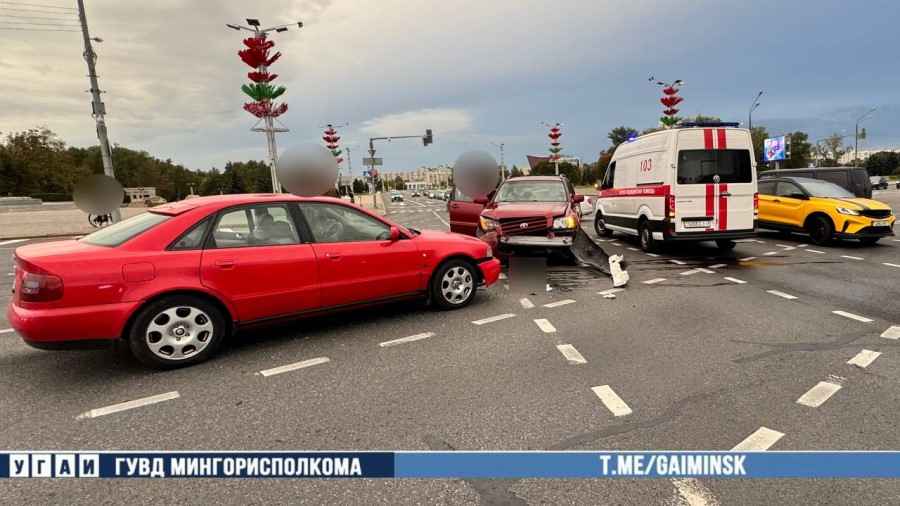 На проспектах Машерова и Победителей столкнулись Toyota и Audi