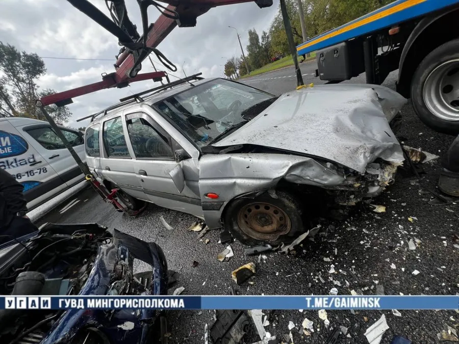 ДТП с Ford и Peugeot произошло на улице Машиностроителей