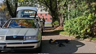 В Витебске школьник на электросамокате врезался в автомобиль Skoda (видео аварии)